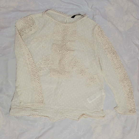 ZARA laced, off-white, long-sleeved top/blouse - Picture 3 of 5